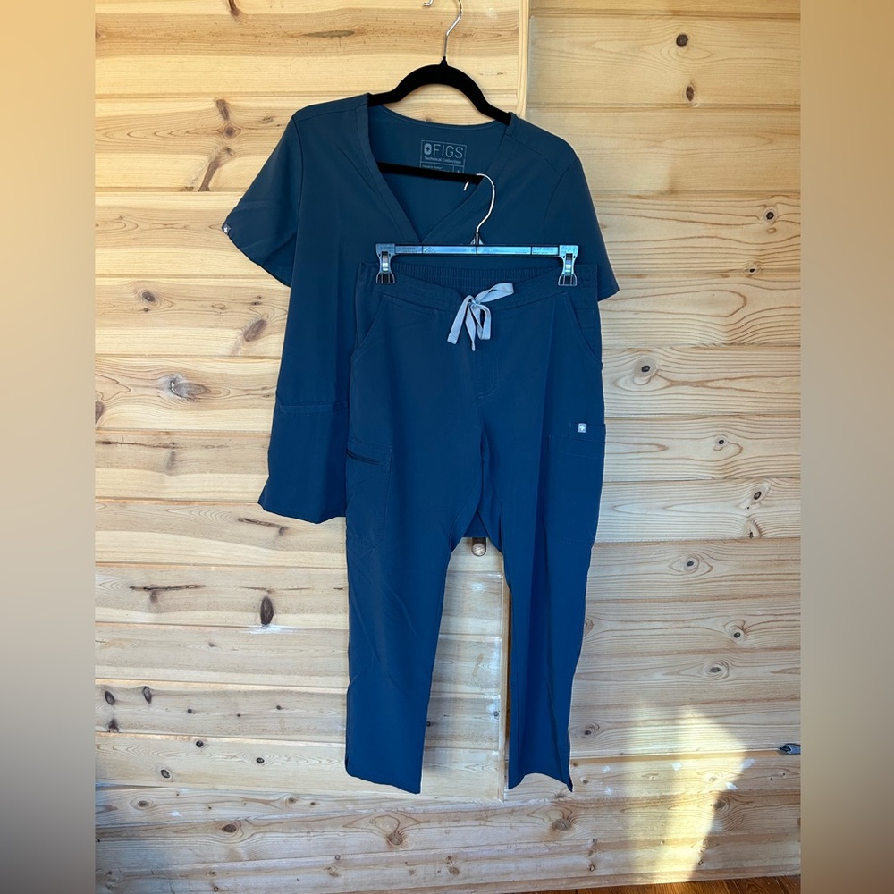 FIGS scrub set blue/grey